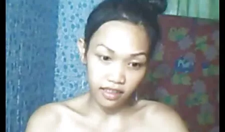 Một gái phim sey moi nhat điếm mà toàn bộ cơ thể anh, bằng hình xăm đã hút từ một con lợn