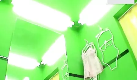Gái uống tinh trùng từ phim sex cap nhat một ly