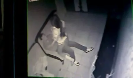 Các nam, hoạt động cơ bắp của mình để đáp ứng của hắn nhung trang sex nhat ban
