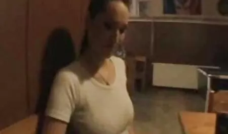 Cô gái sex nhật hd không che tóc vàng bị rách, và mặt